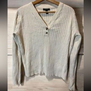 Ralph Lauren Sweater size large cream color v-neck ribbed large